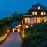 Homestorys Nature - Lakeview Pavilion Villa