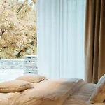 Homestorys Nature - Lakeview Pavilion Villa