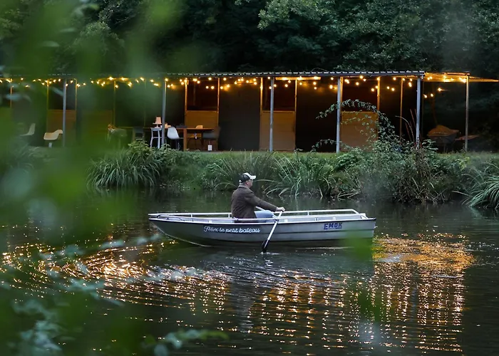 Homestorys Nature - Lakeview Pavilion Villa *