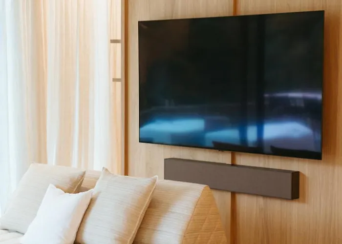 Homestorys Nature - Lakeview Pavilion Villa *