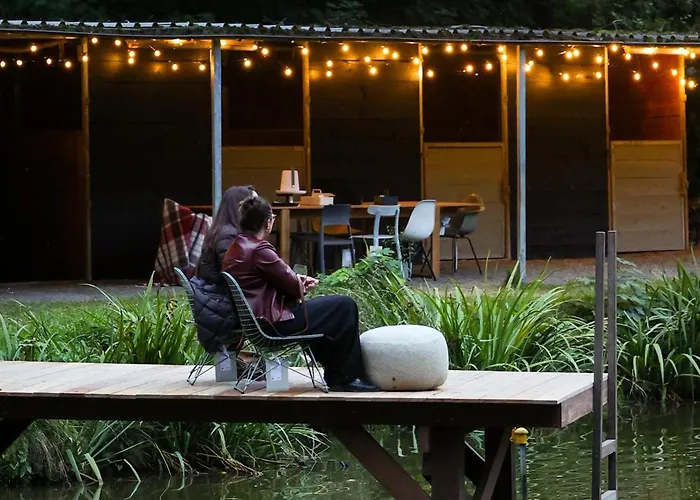 Homestorys Nature - Lakeview Pavilion Villa *