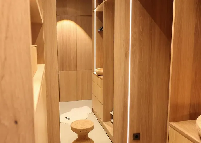 Homestorys Nature - Lakeview Pavilion Villa *